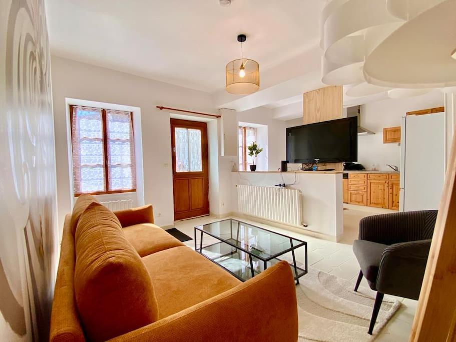 Apartment Maison 2 Chambres, Village Calme - Village Vaux 3 Minutes